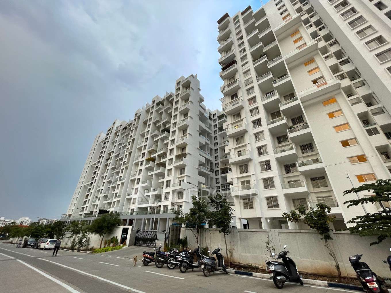 Kolte Patil 24K Sereno Baner - Without Brokerage Semi-furnished 3 BHK ...
