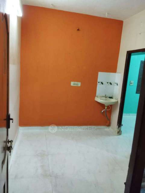 1 BHK Flat In Vijaya Lakshmi Flats for Rent  In Nanmangalam