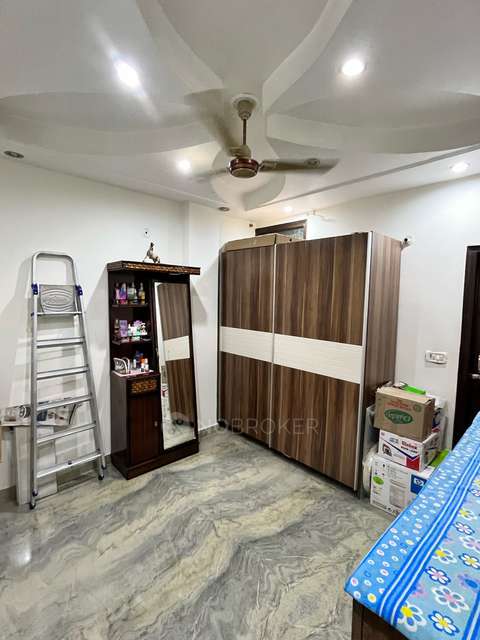 4 BHK Flat For Sale  In Krishna Nagar