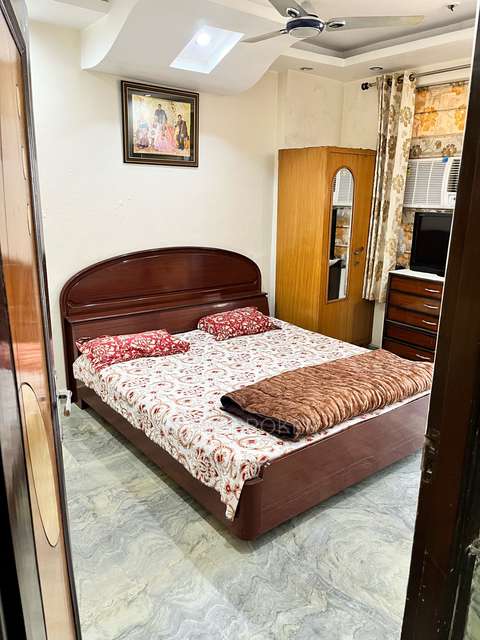 4 BHK Flat For Sale  In Krishna Nagar