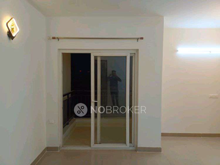 2 BHK Flat In Oasis Venetia Heights for Rent  In Oasis Venetia Heights, Gg7c+chq, 37, Venetia Complex Rd, Block H, Upsidc Site C, Surajpur, Greater Noida, Uttar Pradesh 201306, India