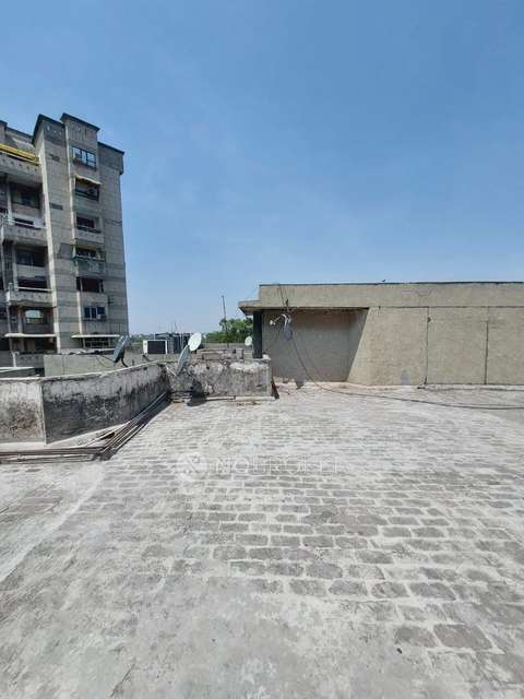 2 BHK Flat In Antriksha Apartment For Sale  In Vikaspuri