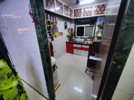 2 BHK Flat In Viceroy Building For Sale  In Dahisar East