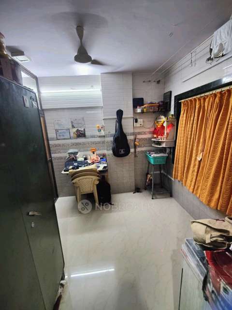 2 BHK Flat In Viceroy Building For Sale  In Dahisar East