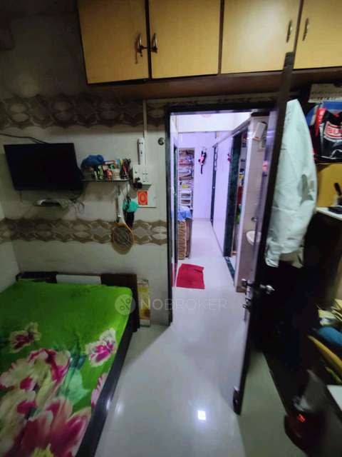 2 BHK Flat In Viceroy Building For Sale  In Dahisar East