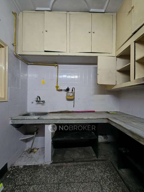 Godown/Warehouse in Tilak Nagar, Delhi for Rent 