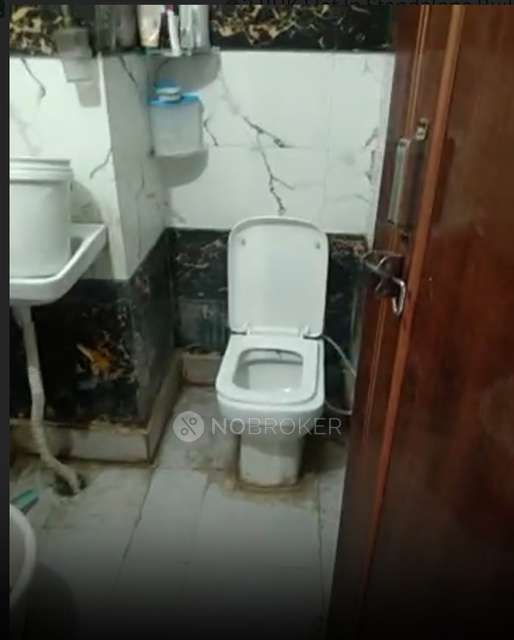 2 BHK Flat In Standalone Building  For Sale  In Uttam Nagar West