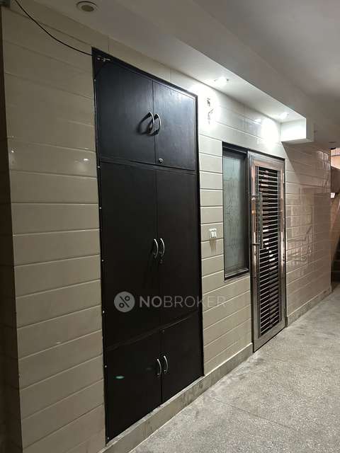 3 BHK Flat In Varun Apartments, Rohini For Sale  In Rohini