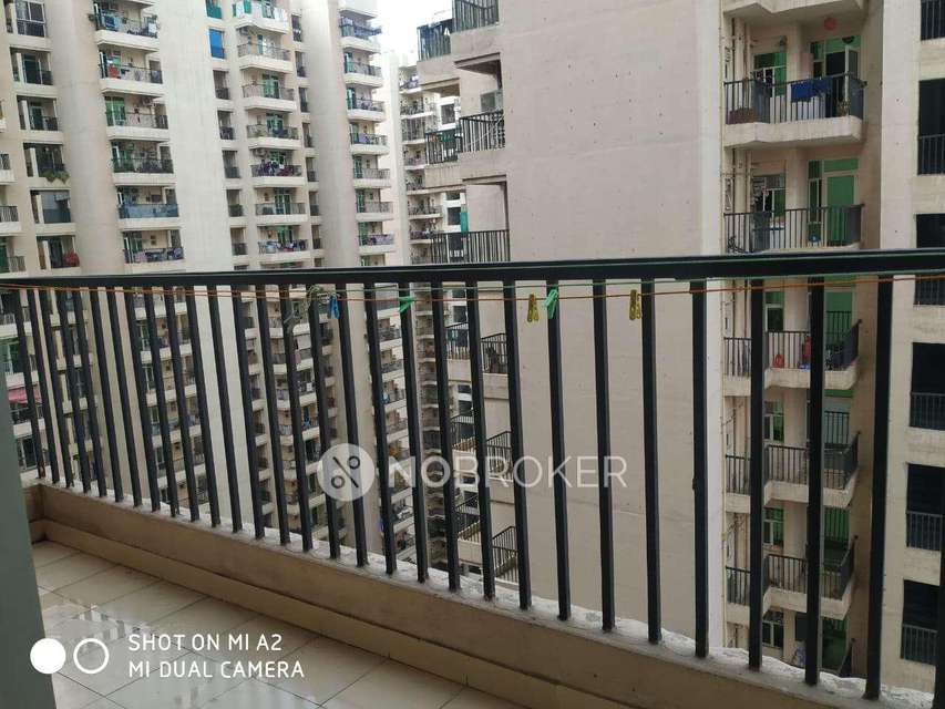 2 BHK Flat In Gaur City 2 12th Avenue For Sale  In Sector 16c