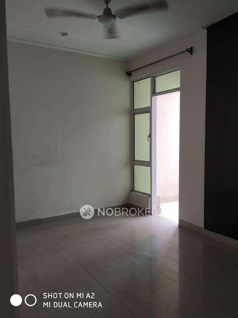 2 BHK Flat In Gaur City 2 12th Avenue For Sale  In Sector 16c