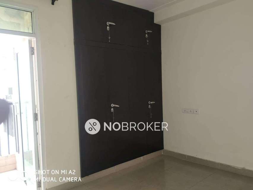 2 BHK Flat In Gaur City 2 12th Avenue For Sale  In Sector 16c