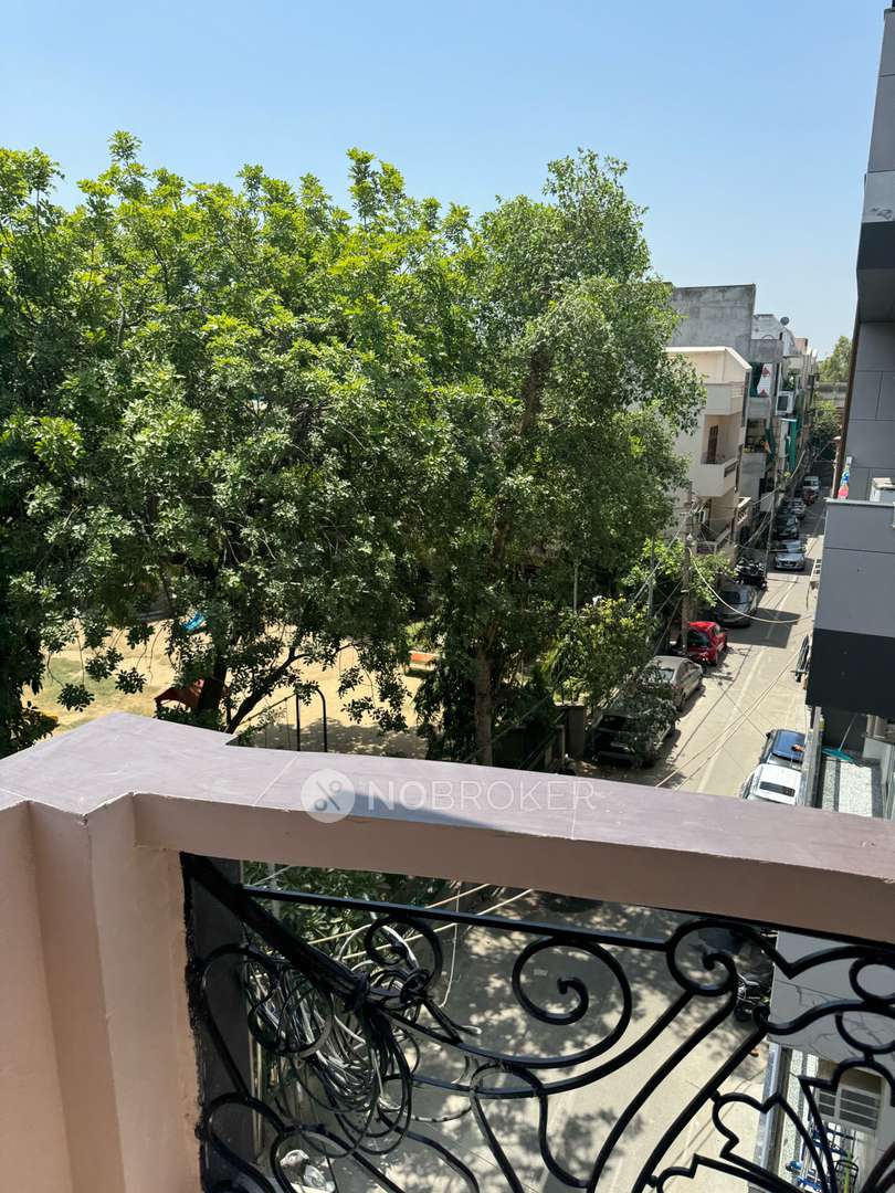 Standalone Building Janakpuri Rent WITHOUT BROKERAGE Semifurnished 2 BHK Rental Flat in