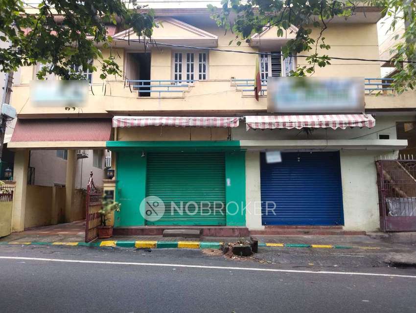 4+ BHK House For Sale  In Karnataka Layout