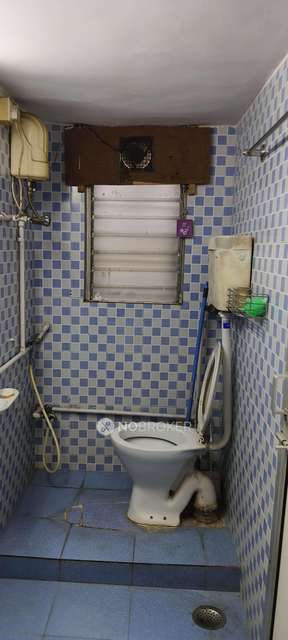 1 RK Flat In Paiwar Chs For Sale  In Santacruz West