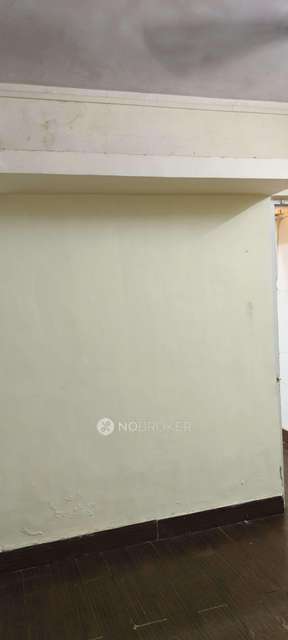 1 RK Flat In Paiwar Chs For Sale  In Santacruz West