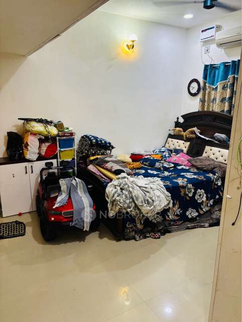 2 BHK Flat In Ruby Towers Pattalam For Sale  In Choolai