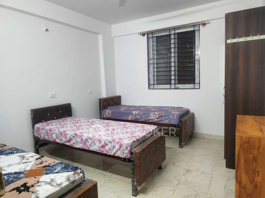 PG for Girls in Kodathi 