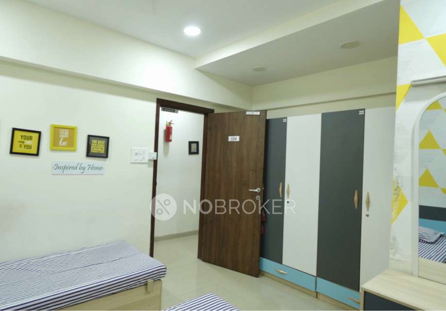 4 BHK Flat In Crescenzo Residences For Sale  In Vile Parle West