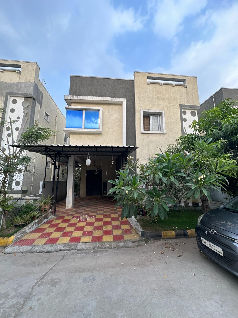 APR Praveen's Luxuria