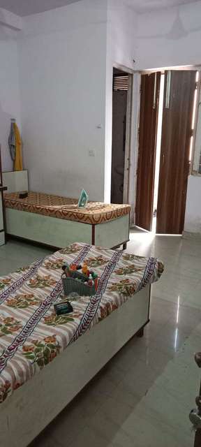 PG for Girls in Shakarpur Khas