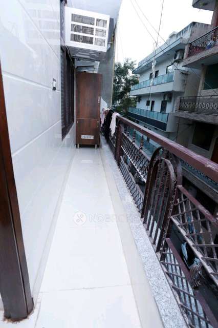 PG for Girls in Tagore Garden Extension