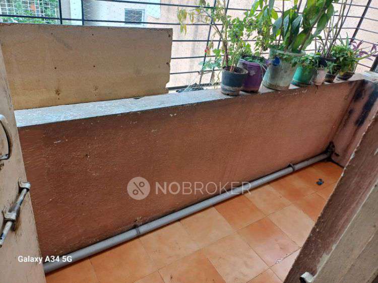 2 BHK Flat In Shree Hari Apartments Hari Om Colony No.1 Walhekarwadi for Rent  In Walhekarwadi Road