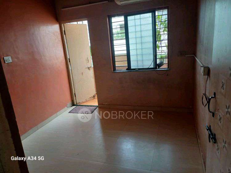 2 BHK Flat In Shree Hari Apartments Hari Om Colony No.1 Walhekarwadi for Rent  In Walhekarwadi Road