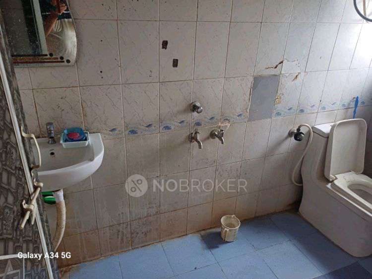 2 BHK Flat In Shree Hari Apartments Hari Om Colony No.1 Walhekarwadi for Rent  In Walhekarwadi Road