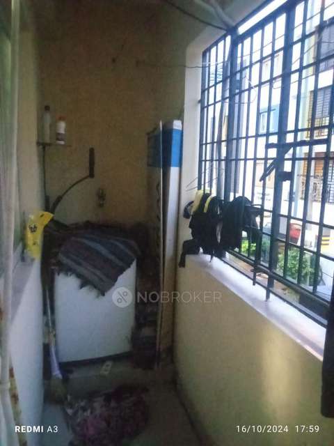 2 BHK Flat In Sri Hari Flats For Sale  In Virugambakkam