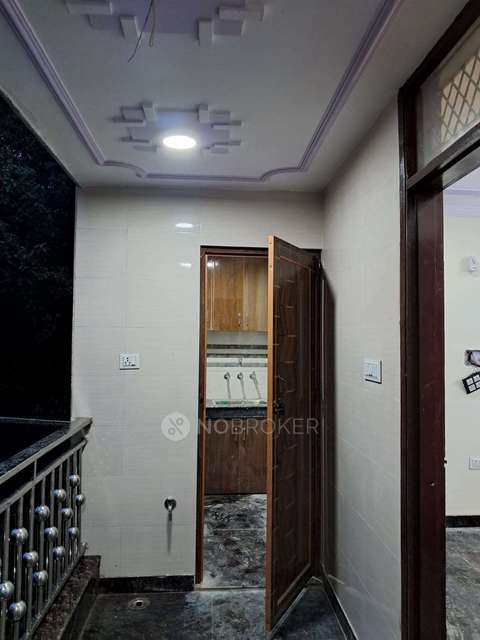 1 BHK Flat In Dakshinpuri For Sale  In Madangir