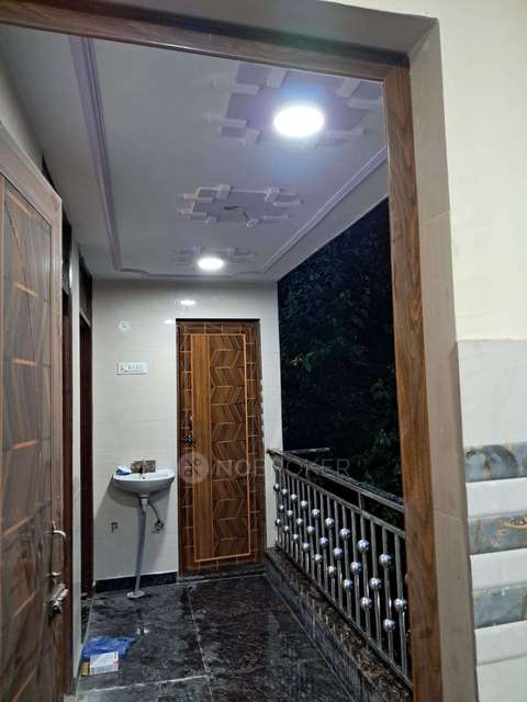 1 BHK Flat In Dakshinpuri For Sale  In Madangir