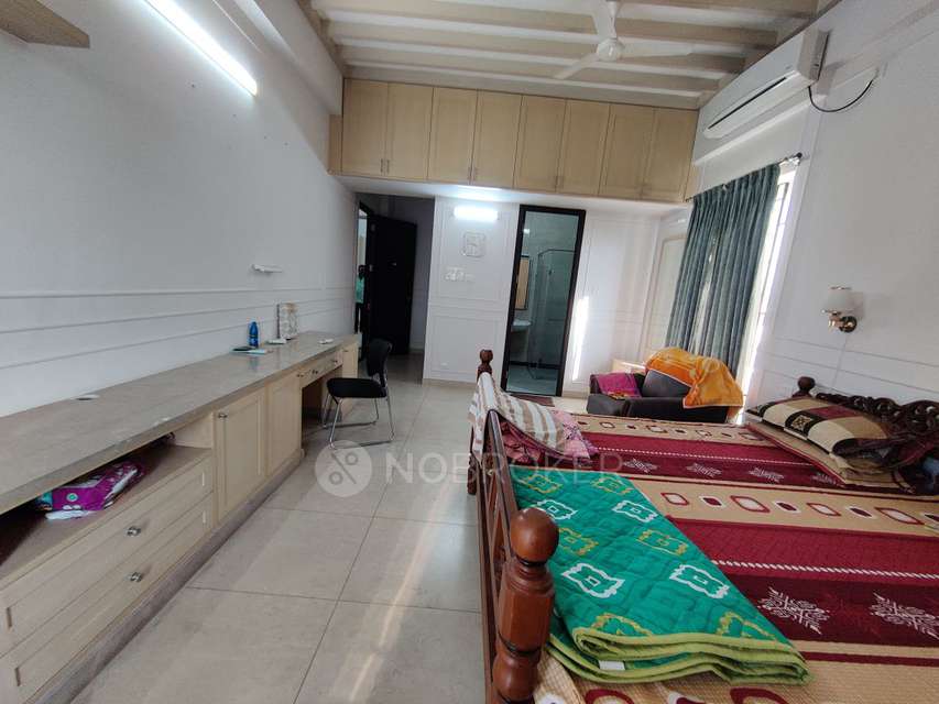 4 BHK Flat In Ramaniyam Ocean Creast For Sale  In Santhome