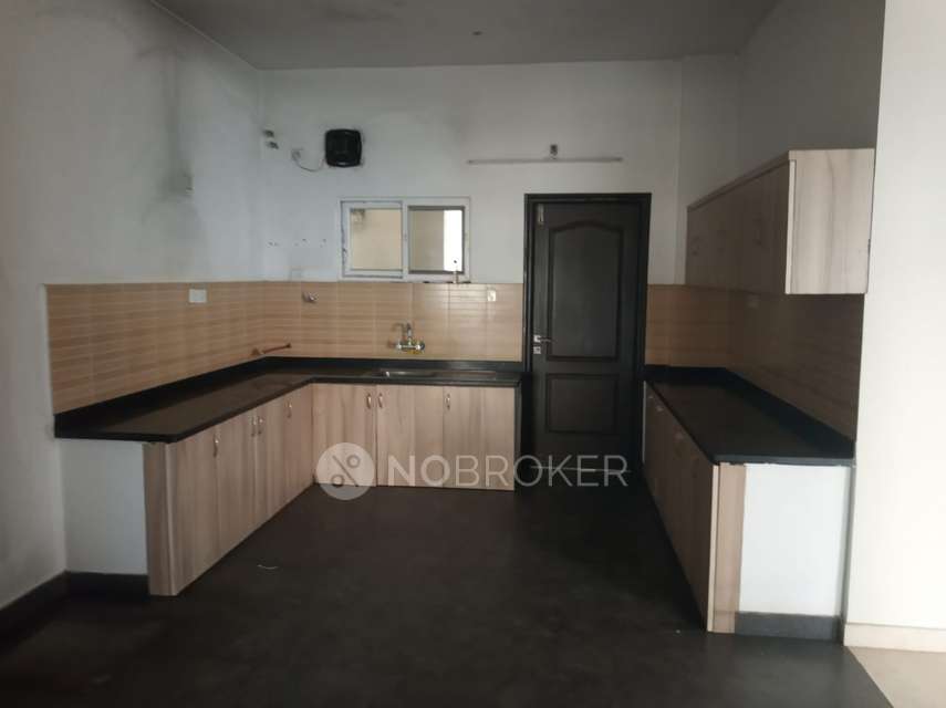 4 BHK Flat In Sushant Heights For Sale  In Hitec City