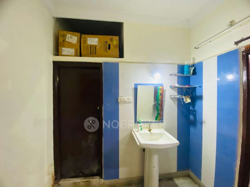 2 BHK Flat In Neelakanta Residency For Sale  In Peerzadiguda