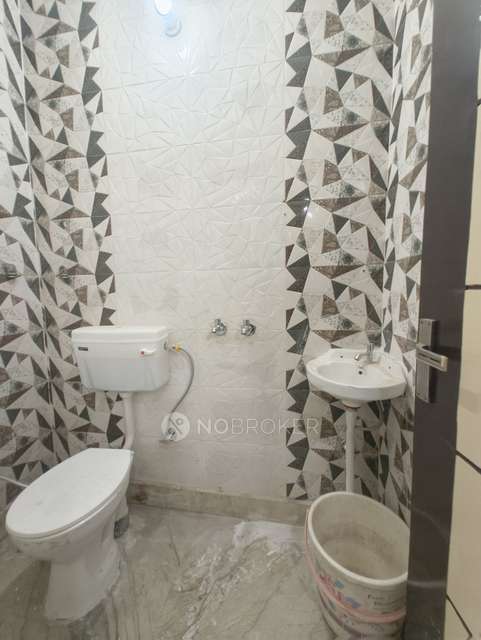 3 BHK Flat In Ashirwad Society For Sale  In Uttam Nagar