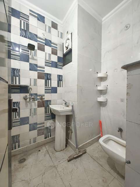 3 BHK Flat In Ashirwad Society For Sale  In Uttam Nagar