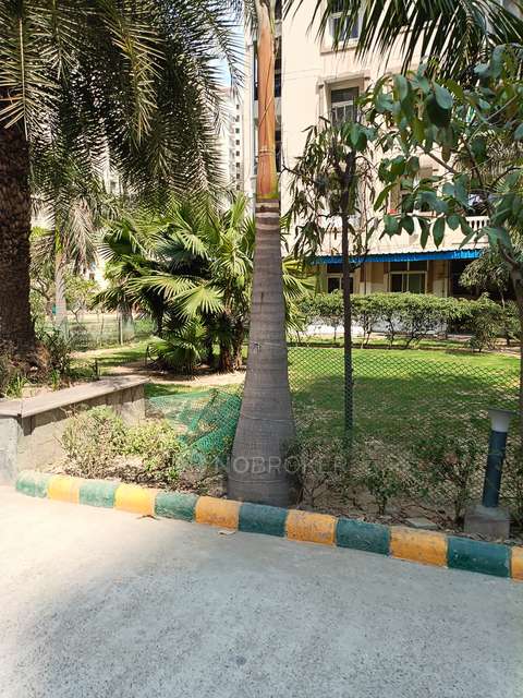 2 BHK Flat In Amrapali Silicon City For Sale  In  Sector 76