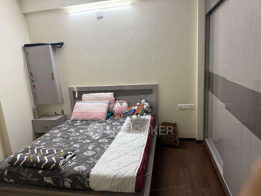 Single Room for Female In 2 BHK  In 7 Hills Apartment In Nanakramguda