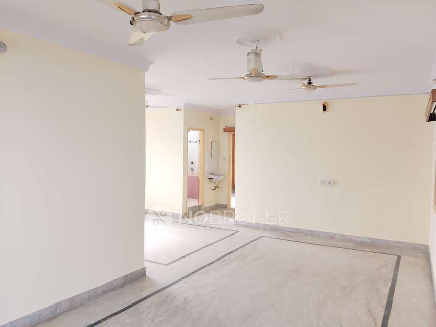 2 BHK Flat In Mani Plaza For Sale  In Bhoiguda