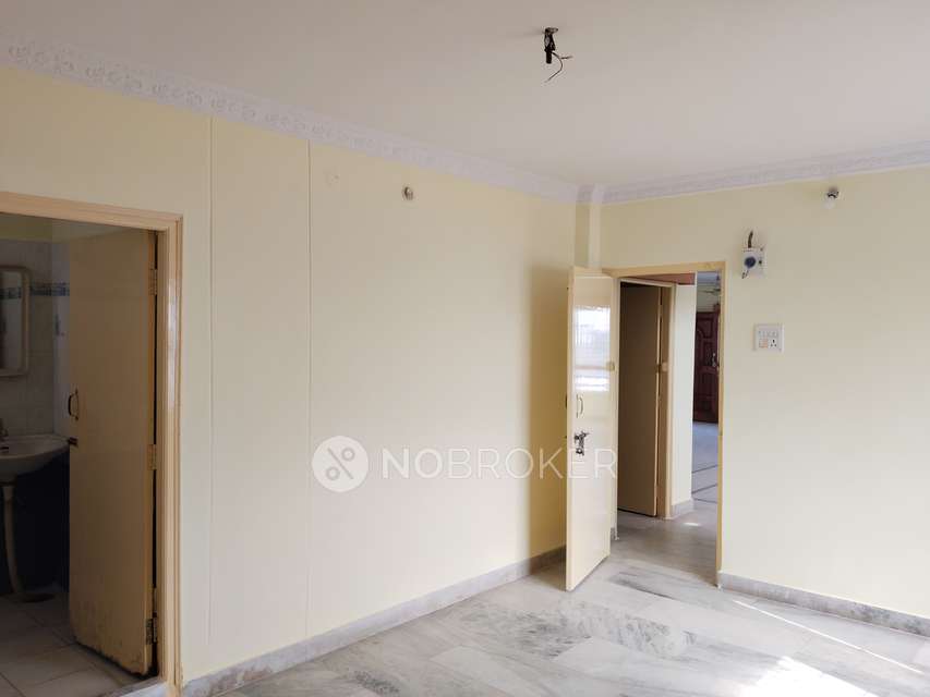 2 BHK Flat In Mani Plaza For Sale  In Bhoiguda