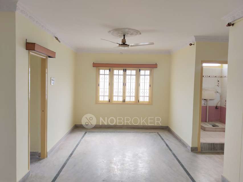 2 BHK Flat In Mani Plaza For Sale  In Bhoiguda