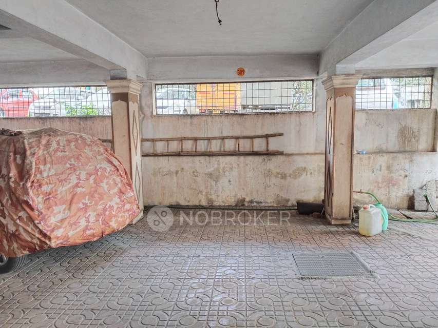 2 BHK Flat In Mani Plaza For Sale  In Bhoiguda