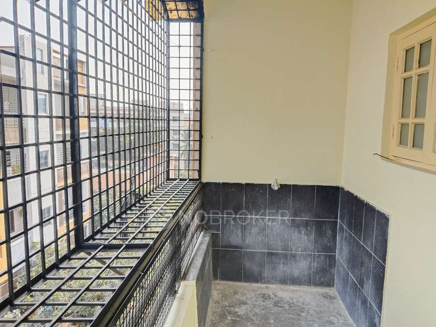 2 BHK Flat In Mani Plaza For Sale  In Bhoiguda