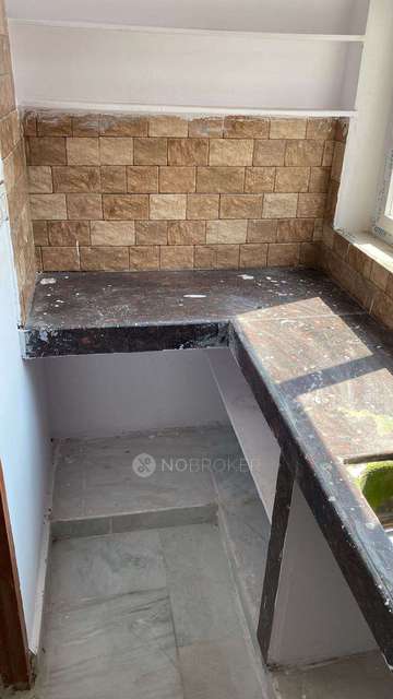 1 BHK Flat In Sri Babu Laxmi Nilayam for Rent  In Moosapet