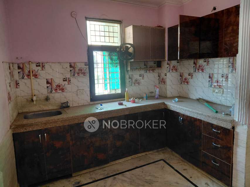 2 BHK Flat In Sai Apartment, Kailashpuram-2 For Sale  In Sadarpur