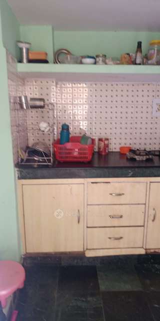 PG for Girls in Raja Garden, 