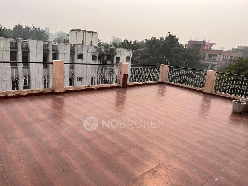 PG for Girls in Raja Garden, 