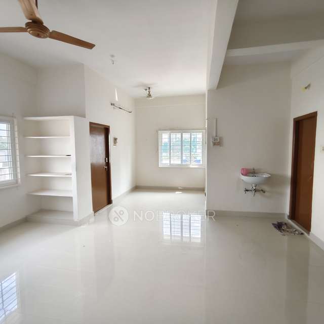 2 BHK Flat In Prashanth Towers, Alakapuri Colony For Sale  In Saroornagar