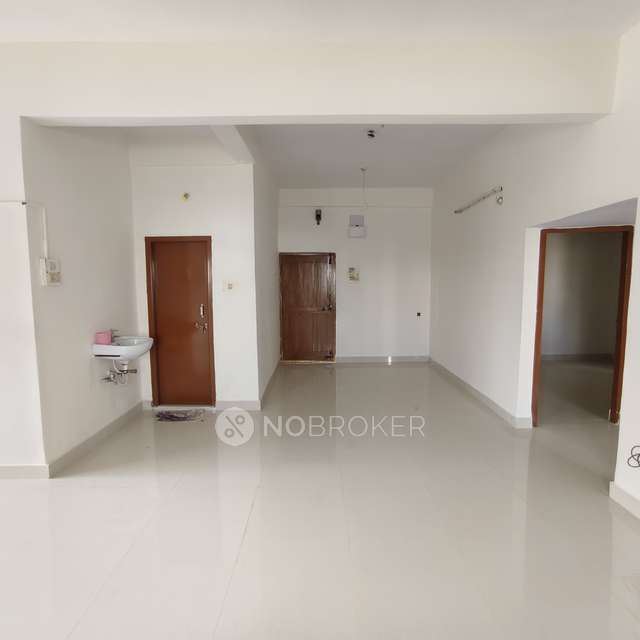 2 BHK Flat In Prashanth Towers, Alakapuri Colony For Sale  In Saroornagar