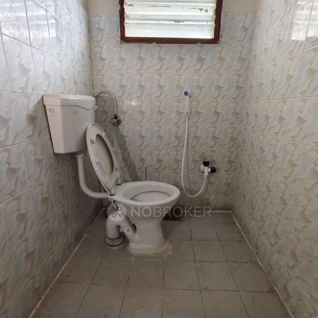 2 BHK Flat In Prashanth Towers, Alakapuri Colony For Sale  In Saroornagar